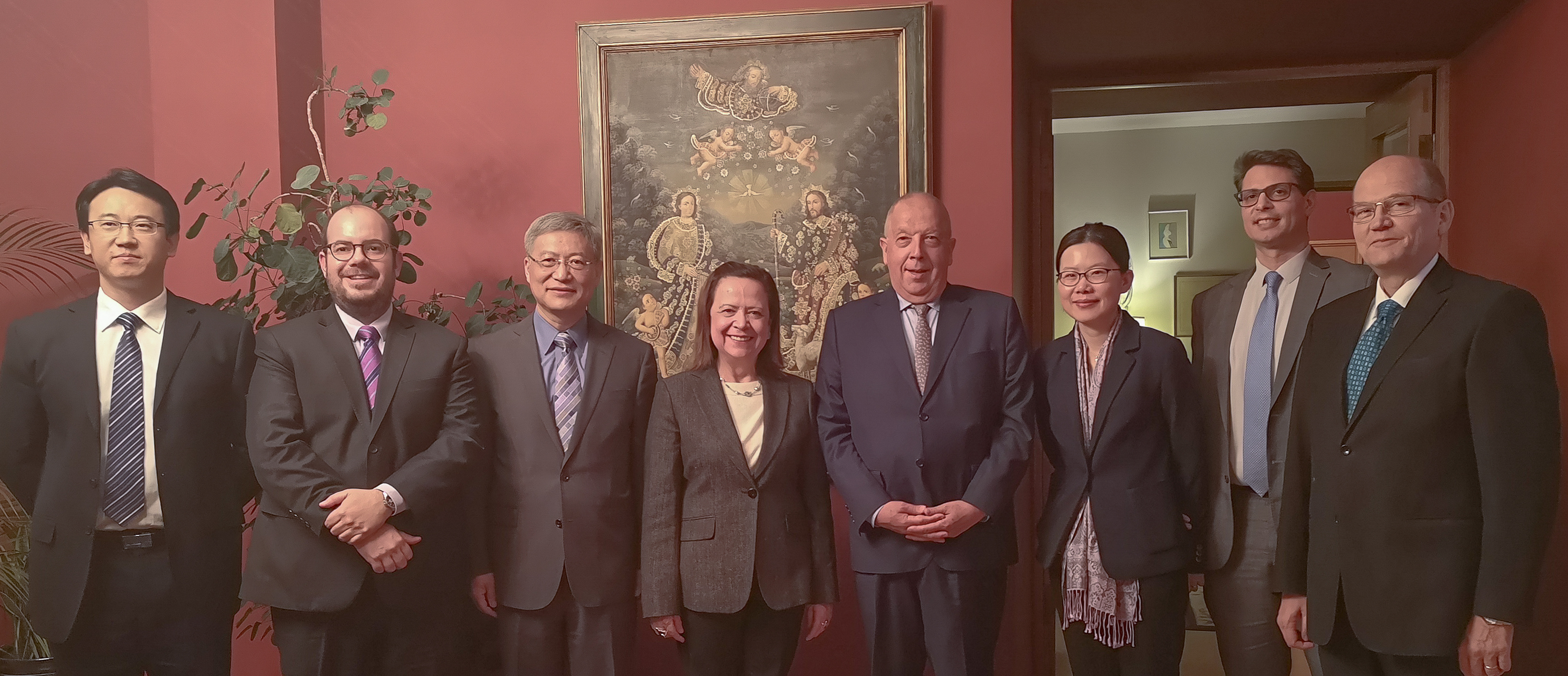 Ambassador of Peru to the People’s Republic of China receives in Beijing the Director of the Center and academics from IWEP-CASS