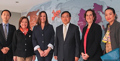 Universidad del Pacífico receives visit from the ambassador of China